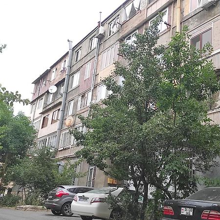 2 Bedroom Apartment, Quiet And Spacious Ereván Exterior foto