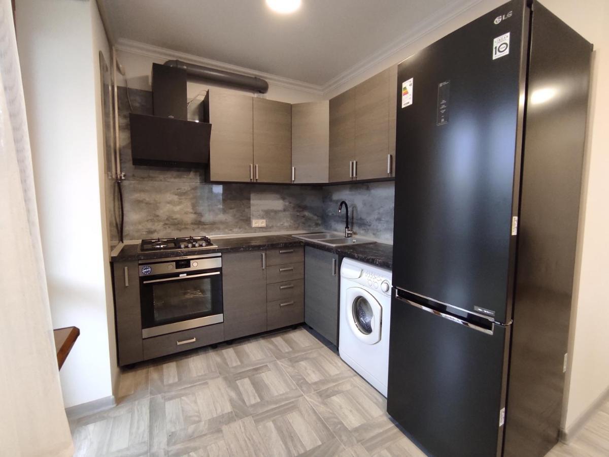 2 Bedroom Apartment, Quiet And Spacious Ereván Exterior foto